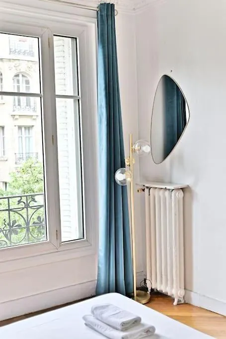 Апартаменты Appartement Haussmannien Lumineux Et Central Париж