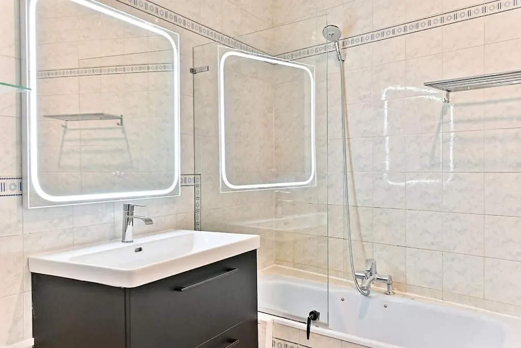 Appartement Haussmannien Lumineux Et Central Париж 0*,